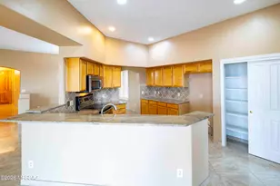 12998 N Ocotillo Point Pl, Marana, AZ 85658 - Photo 5