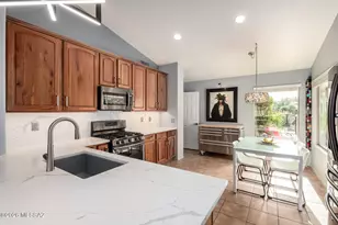 2703 E Glen Canyon Rd, Green Valley, AZ 85614 - Photo 13