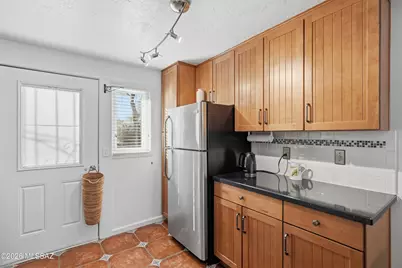 248 S Paseo Lobo #UNIT D, Green Valley, AZ 85614 - Photo 9