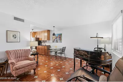 248 S Paseo Lobo #UNIT D, Green Valley, AZ 85614 - Photo 3