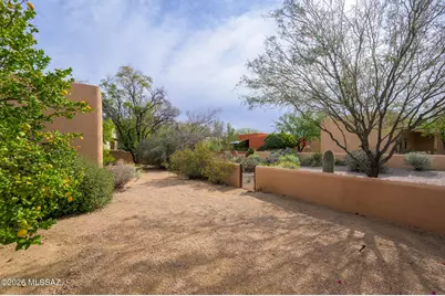 10504 E John McNair Place, Tucson, AZ 85747 - Photo 33