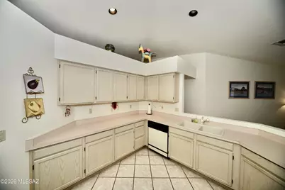 166 N Wellspring Drive, Green Valley, AZ 85614 - Photo 15