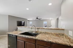 8763 N Black Pine Dr, Tucson, AZ 85743 - Photo 13