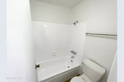 7802 E Kenyon Drive, Tucson, AZ 85710 - Photo 9