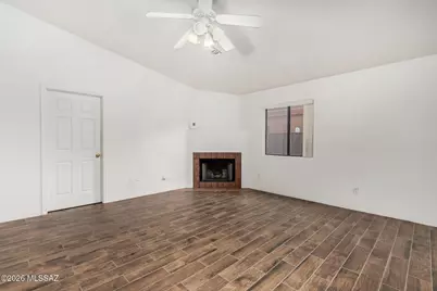 433 E Geronimo Bluff Loop, Tucson, AZ 85705 - Photo 9