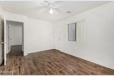 433 E Geronimo Bluff Loop, Tucson, AZ 85705 - Photo 17