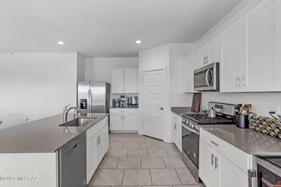 11192 S Weismann Drive, Vail, AZ 85641 - Photo 7