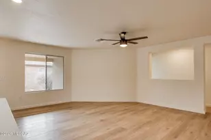 9410 E Grapevine Spring Pl, Tucson, AZ 85710 - Photo 7