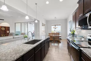 940 N Observation Trail, Green Valley, AZ 85614 - Photo 7