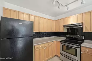 7610 E Callisto Cir, Tucson, AZ 85715 - Photo 13