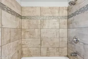 121 W Birdman Dr, Tucson, AZ 85705 - Photo 17