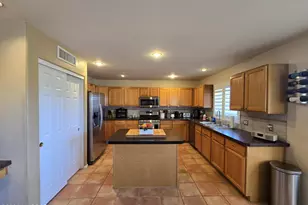 860 S Lucinda Dr, Tucson, AZ 85748 - Photo 15