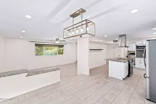 220 S Clausen Cir, Tucson, AZ 85745 - Photo 11