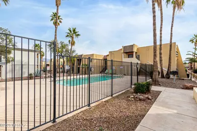 1620 N Wilmot Road #UNIT D271, Tucson, AZ 85712 - Photo 1