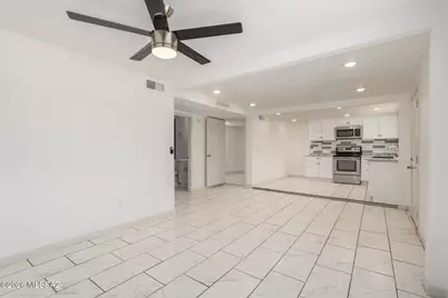 2429 E Cameron Vista, Tucson, AZ 85713 - Photo 9