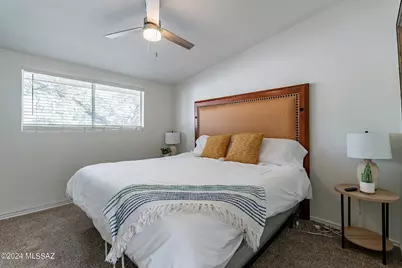 7672 E Sabino Vista Drive, Tucson, AZ 85750 - Photo 25