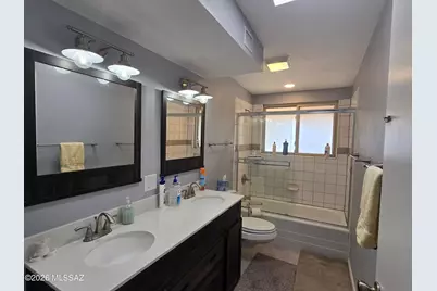 8556 E Kenyon Drive, Tucson, AZ 85710 - Photo 17