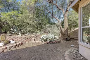 345 E Shore Cliff Pl, Oro Valley, AZ 85737 - Photo 5