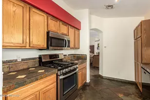 2325 W Silverbell Tree Dr, Tucson, AZ 85745 - Photo 7