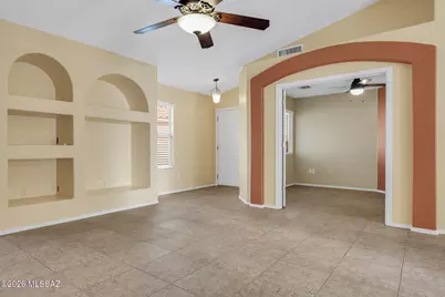 8753 N Moonfire Drive, Tucson, AZ 85743 - Photo 9