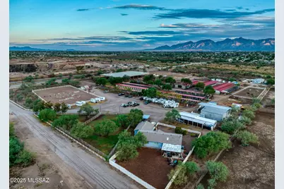 9525 E Graf Lane, Tucson, AZ 85730 - Photo 11