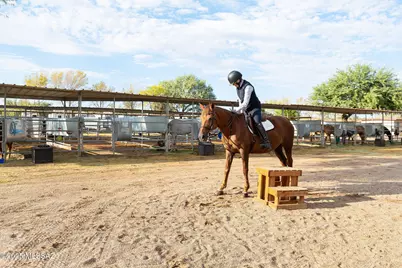 9525 E Graf Lane, Tucson, AZ 85730 - Photo 35