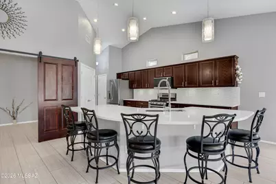 8165 E Smooth Sumac Lane, Tucson, AZ 85710 - Photo 5