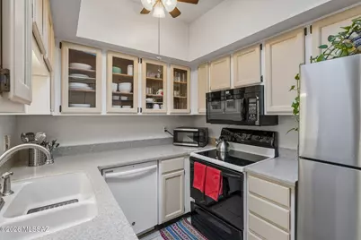 5931 E Sun County Boulevard, Tucson, AZ 85712 - Photo 9