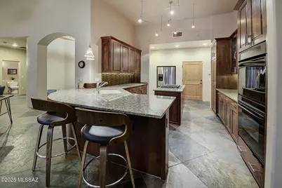 11158 N Pusch Ridge Vistas Drive, Oro Valley, AZ 85737 - Photo 7