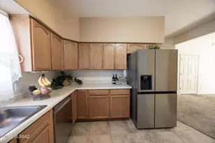 232 S Clubhouse Ln, Sierra Vista, AZ 85635 - Photo 7