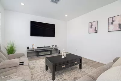 7121 W Vineridge Drive, Tucson, AZ 85757 - Photo 9