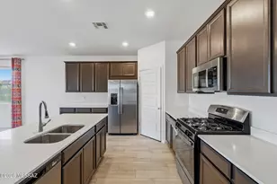 10498 W Beaman Ln, Marana, AZ 85653 - Photo 7