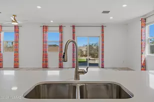 10498 W Beaman Ln, Marana, AZ 85653 - Photo 11