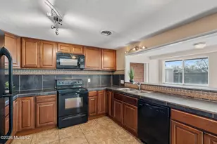 6142 E 20th St, Tucson, AZ 85711 - Photo 19