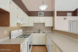 8876 N Carolanne Dr, Tucson, AZ 85742 - Photo 7