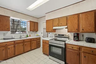 334 S Vista Del Rio, Green Valley, AZ 85614 - Photo 9