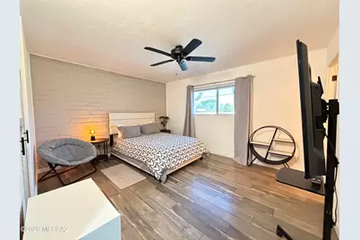 8271 E Kenyon Drive, Tucson, AZ 85710 - Photo 13