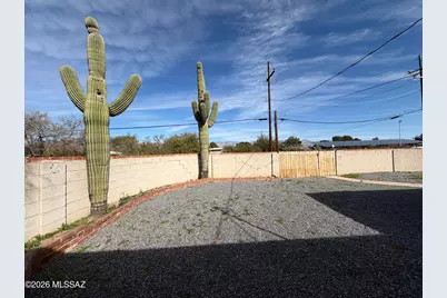 8271 E Kenyon Drive, Tucson, AZ 85710 - Photo 19