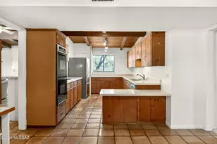 7081 E Katchina Ct, Tucson, AZ 85715 - Photo 9