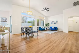 1054 W Squawbush Ct, Tucson, AZ 85737 - Photo 9