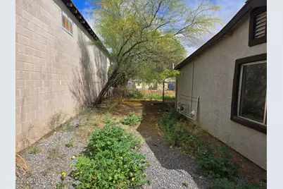 339 E 34th Street, Tucson, AZ 85713 - Photo 3