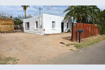 830 W Simmons Road, Tucson, AZ 85705 - Photo 1
