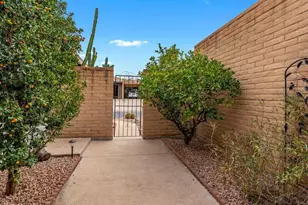 10083 N Valle Del Oro Dr, Oro Valley, AZ 85737 - Photo 3