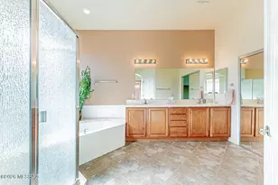 545 W Calle Artistica, Green Valley, AZ 85614 - Photo 21