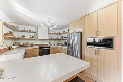 669 W Cholla Crest Drive, Green Valley, AZ 85614 - Photo 3