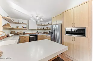 669 W Cholla Crest Dr, Green Valley, AZ 85614 - Photo 3