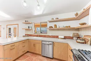 669 W Cholla Crest Dr, Green Valley, AZ 85614 - Photo 13