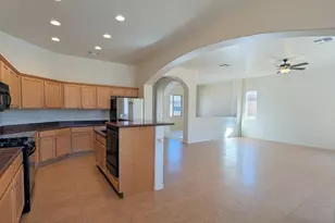 2033 W Acacia Bluffs Dr, Green Valley, AZ 85622 - Photo 11