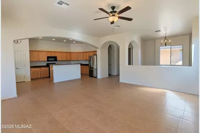 2033 W Acacia Bluffs Drive, Green Valley, AZ 85622 - Photo 13