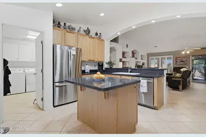 1257 N Sun Catcher Way, Green Valley, AZ 85614 - Photo 13
